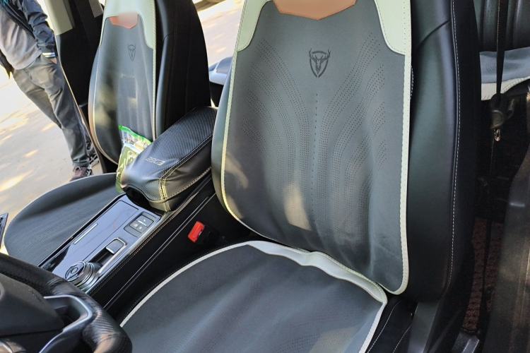 Used Ford Edge 2021 PLUS EcoBoost 245 Two-Wheel-Drive Titanium 7-Seater Left Front Seat