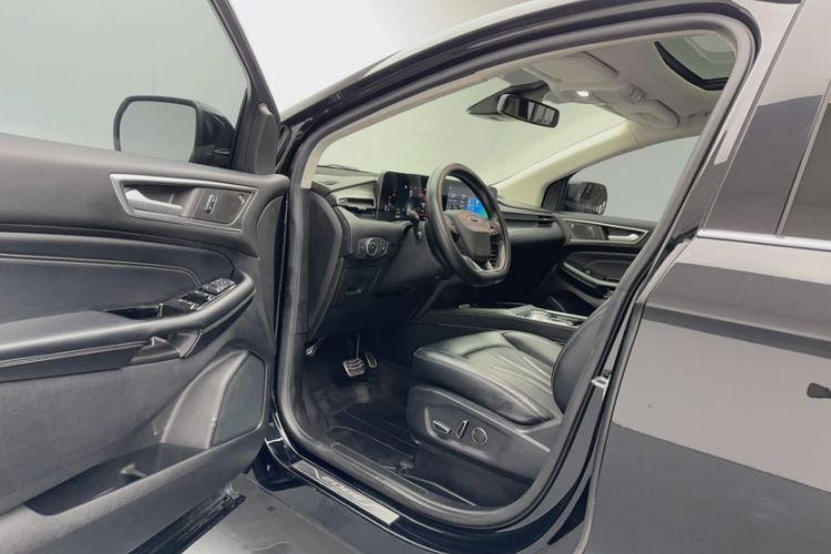 Used Ford Edge 2021 PLUS EcoBoost 245 Two-Wheel-Drive Titanium 7-Seater Left Front Seat