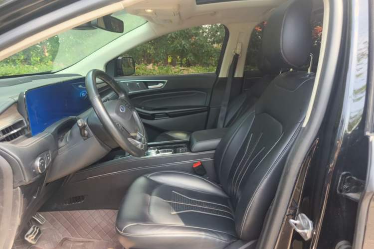 Used Ford Edge 2021 PLUS EcoBoost 245 Two-Wheel-Drive Titanium 7-Seater Left Front Seat