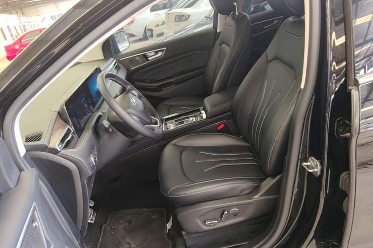 Used Ford Edge 2021 PLUS EcoBoost 245 Two-Wheel-Drive Titanium 7-Seater Left Front Seat