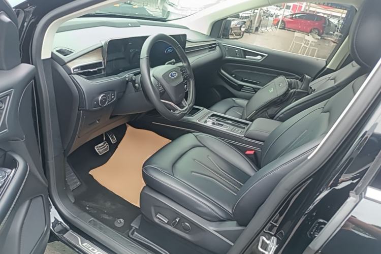 Used Ford Edge 2021 PLUS EcoBoost 245 Two-Wheel-Drive Titanium 7-Seater Left Front Seat