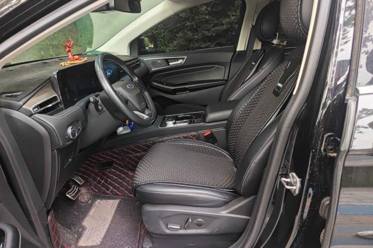 Used Ford Edge 2021 PLUS EcoBoost 245 Two-Wheel-Drive Titanium 7-Seater Left Front Seat