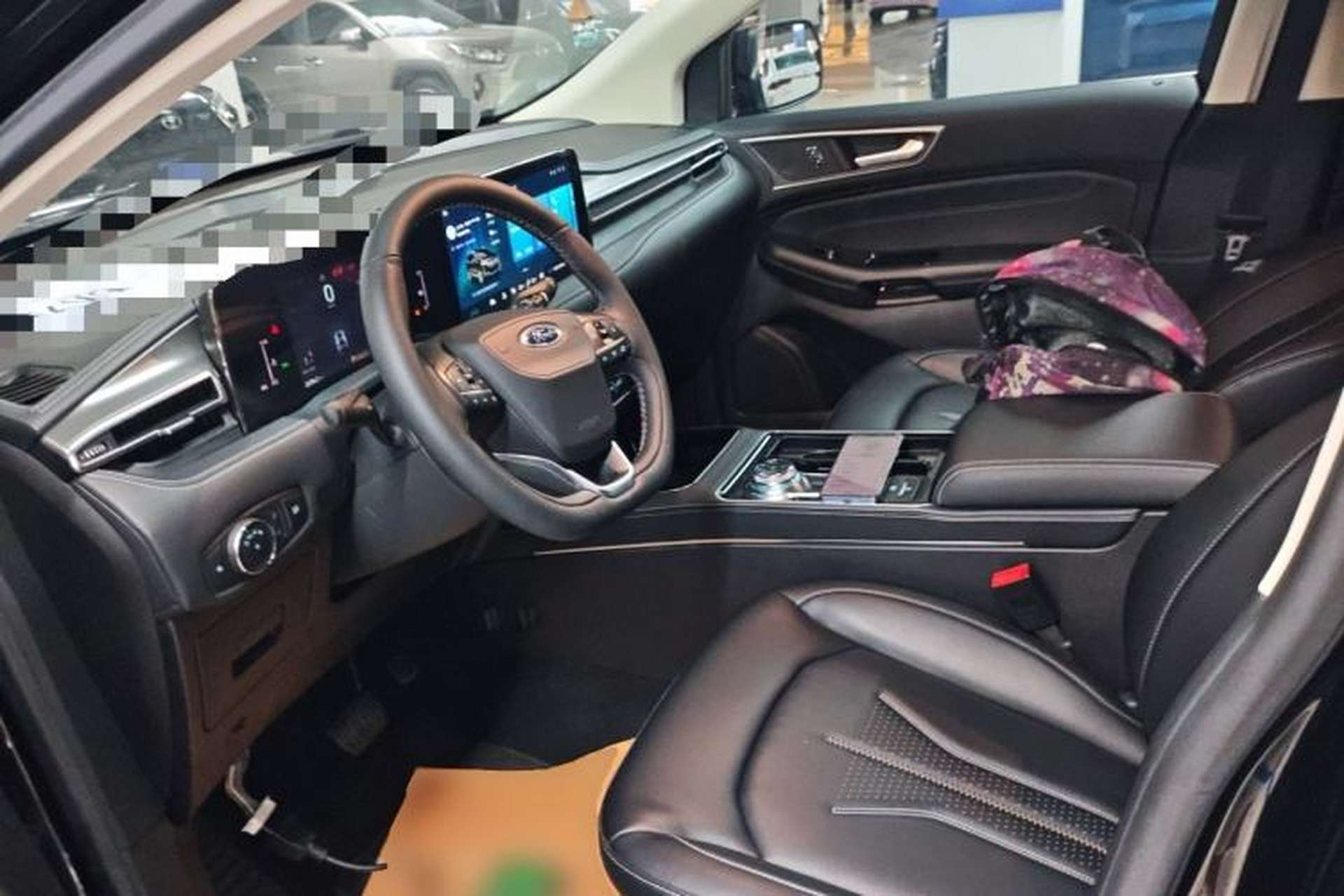 Used Ford Edge 2021 PLUS EcoBoost 245 Two-Wheel-Drive Platinum Edition 5 Seats Left Front Seat