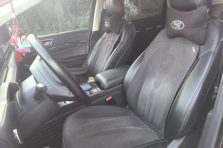Used Ford Edge 2021 PLUS EcoBoost 245 Two-Wheel-Drive Platinum Edition 5 Seats Left Front Seat