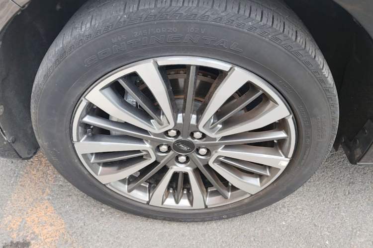 Used Ford Edge 2021 PLUS EcoBoost 245 Two-Wheel-Drive Titanium 7-Seater Left Front Wheel Hub