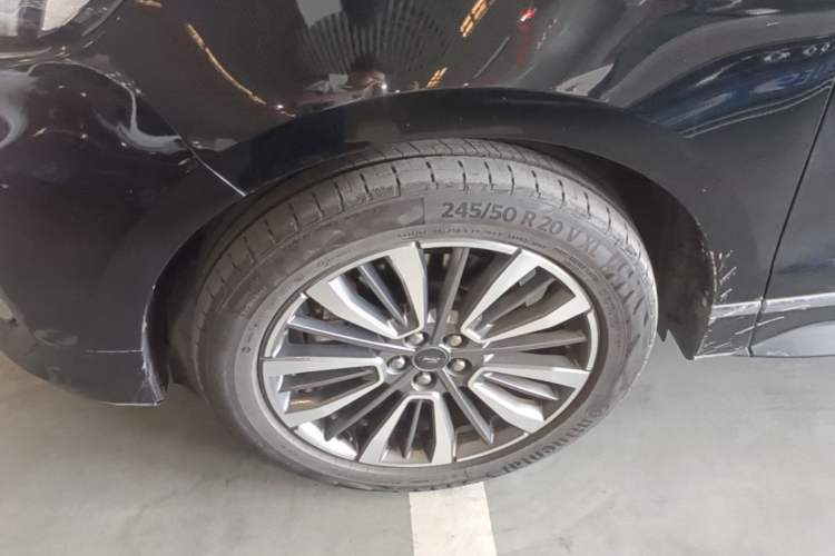 Used Ford Edge 2021 PLUS EcoBoost 245 Two-Wheel-Drive Titanium 7-Seater Left Front Wheel Hub