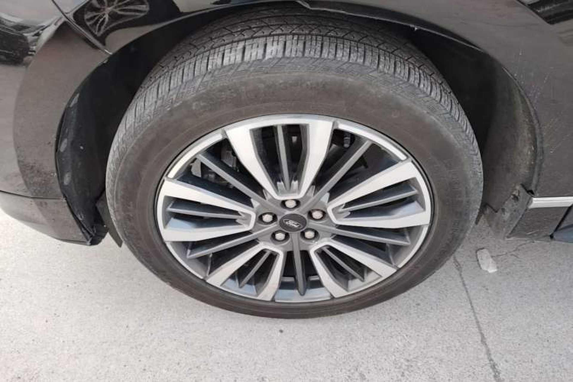 Used Ford Edge 2021 PLUS EcoBoost 245 Two-Wheel-Drive Titanium 7-Seater Left Front Wheel Hub