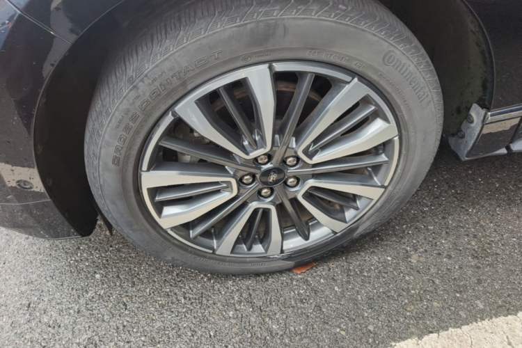Used Ford Edge 2021 PLUS EcoBoost 245 Four-Wheel Drive Titanium Edition 7-Seater Left Front Wheel Hub