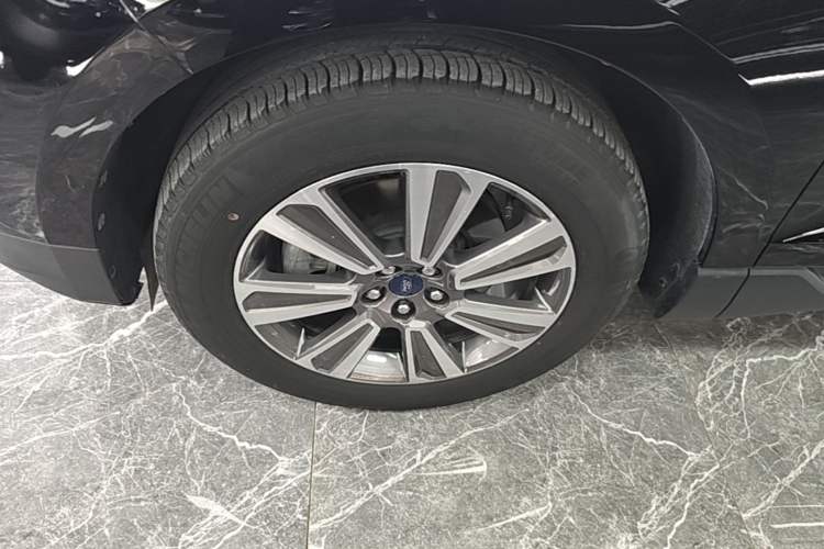 Used Ford Edge 2021 PLUS EcoBoost 245 Two-Wheel-Drive Platinum Edition 5 Seats Left Front Wheel Hub