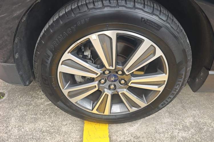 Used Ford Edge 2021 PLUS EcoBoost 245 Two-Wheel-Drive Platinum Edition 5 Seats Left Front Wheel Hub