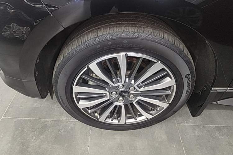 Used Ford Edge 2021 PLUS EcoBoost 245 Two-Wheel-Drive Titanium 7-Seater Left Front Wheel Hub