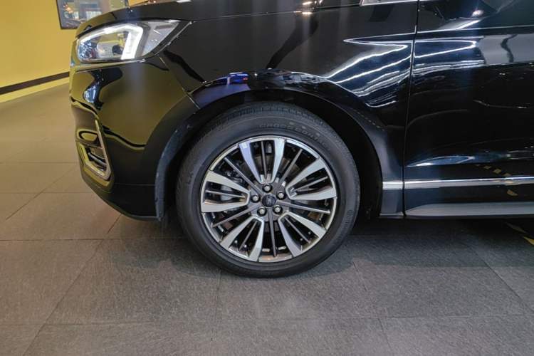 Used Ford Edge 2021 Facelifted PLUS EcoBoost 245 Two-Wheel Drive XLT 7-Seater Left Front Wheel Hub