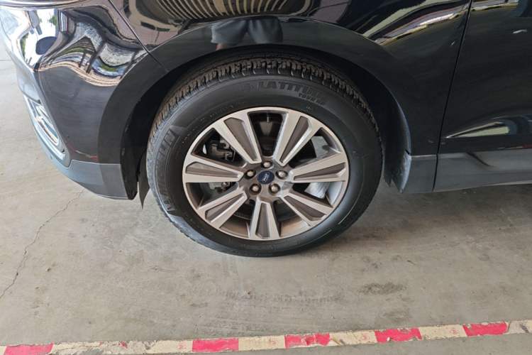 Used Ford Edge 2021 PLUS EcoBoost 245 Two-Wheel-Drive Platinum Edition 5 Seats Left Front Wheel Hub