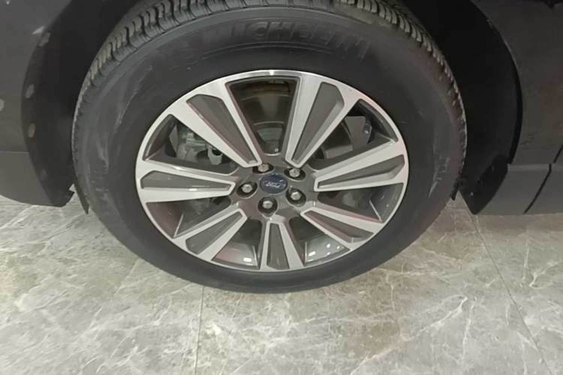Used Ford Edge 2021 PLUS EcoBoost 245 Two-Wheel-Drive Platinum Edition 5 Seats Left Front Wheel Hub