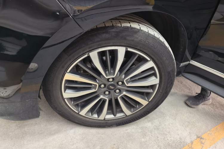 Used Ford Edge 2021 PLUS EcoBoost 245 Two-Wheel-Drive Titanium 7-Seater Left Front Wheel Hub