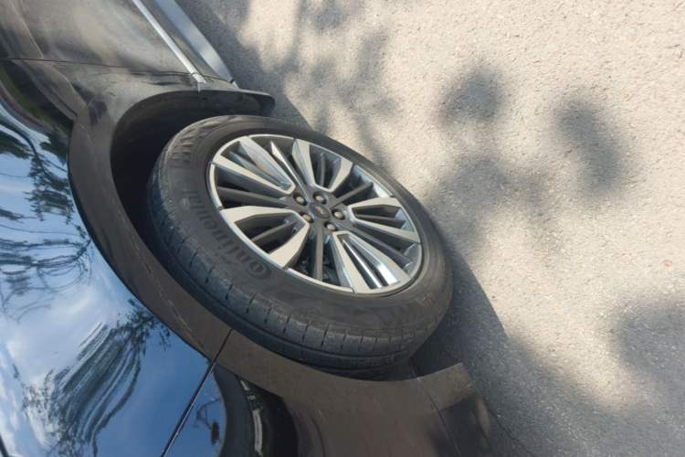 Used Ford Edge 2021 PLUS EcoBoost 245 Two-Wheel-Drive Titanium 7-Seater Left Front Wheel Hub