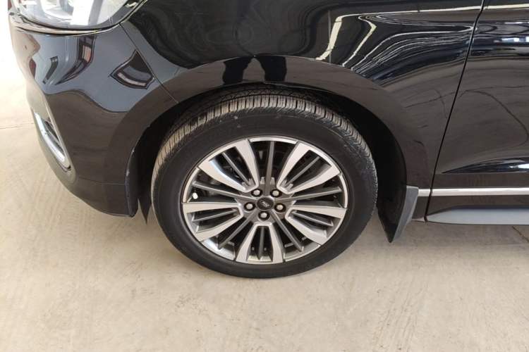 Used Ford Edge 2021 PLUS EcoBoost 245 Two-Wheel-Drive Titanium 7-Seater Left Front Wheel Hub