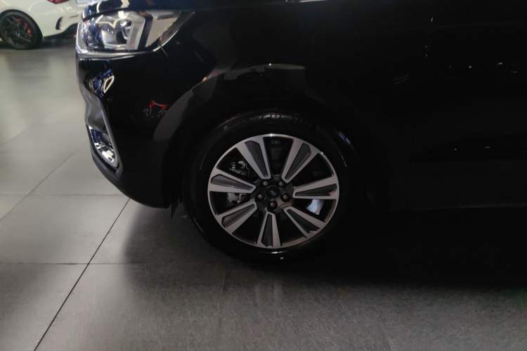 Used Ford Edge 2021 PLUS EcoBoost 245 Two-Wheel-Drive Platinum Edition 5 Seats Left Front Wheel Hub