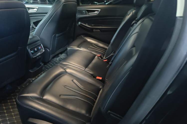 Used Ford Edge 2021 PLUS EcoBoost 245 Two-Wheel-Drive Titanium 7-Seater Left Rear Seat