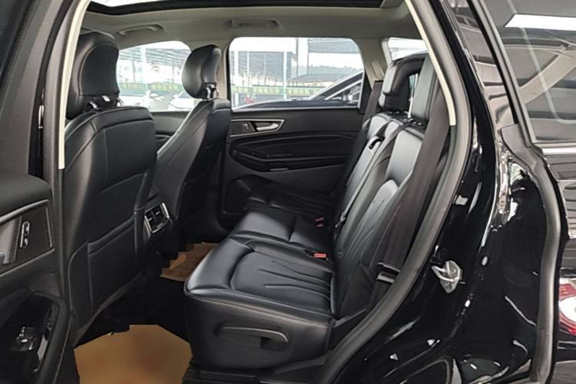 Used Ford Edge 2021 PLUS EcoBoost 245 Two-Wheel-Drive Platinum Edition 5 Seats Left Rear Seat