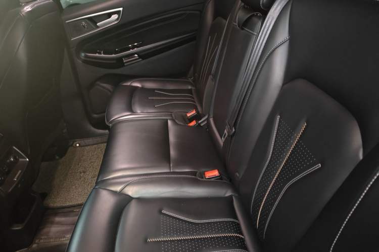 Used Ford Edge 2021 PLUS EcoBoost 245 Two-Wheel-Drive Titanium 7-Seater Left Rear Seat