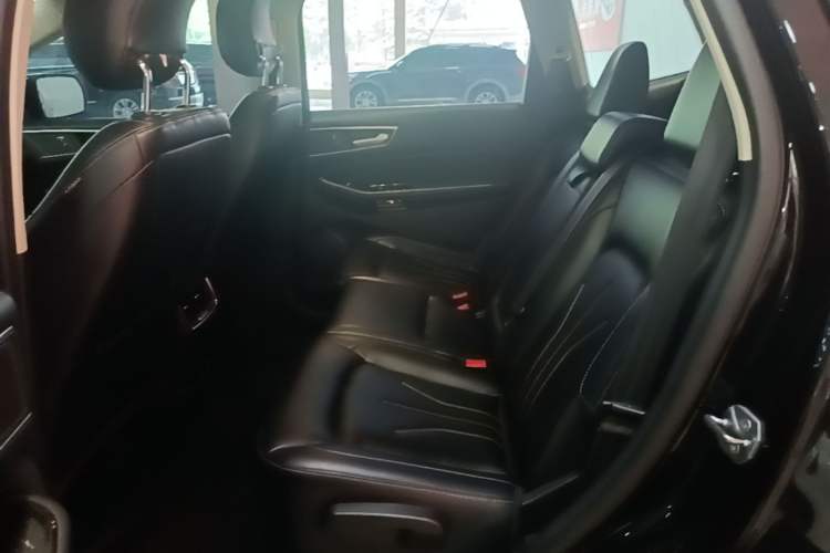 Used Ford Edge 2021 PLUS EcoBoost 245 Two-Wheel-Drive Platinum Edition 5 Seats Left Rear Seat