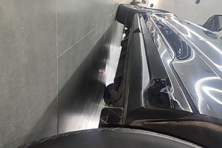 Used Ford Edge 2021 PLUS EcoBoost 245 Two-Wheel-Drive Titanium 7-Seater Left Side Sill