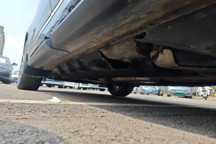 Used Ford Edge 2021 PLUS EcoBoost 245 Two-Wheel-Drive Titanium 7-Seater Left Side Sill