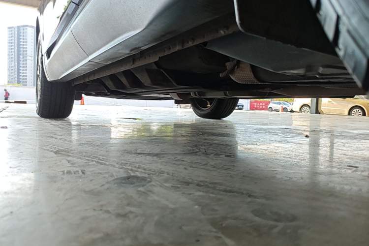 Used Ford Edge 2021 PLUS EcoBoost 245 Two-Wheel-Drive Platinum Edition 5 Seats Left Side Sill