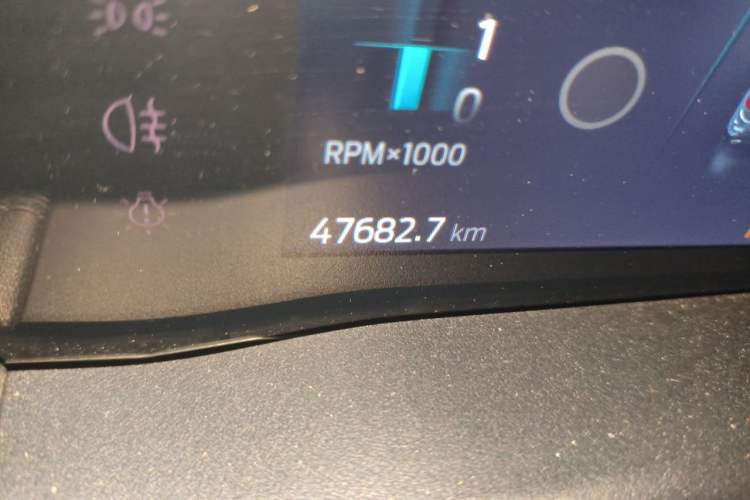 Used Ford Edge 2021 PLUS EcoBoost 245 Two-Wheel-Drive Titanium 7-Seater Odometer Close Up