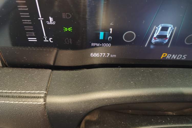 Used Ford Edge 2021 PLUS EcoBoost 245 Two-Wheel-Drive Titanium 7-Seater Odometer Close Up