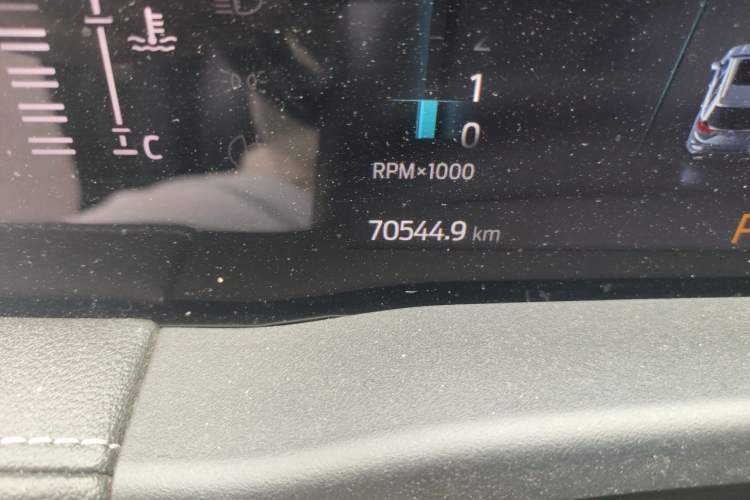 Used Ford Edge 2021 PLUS EcoBoost 245 Two-Wheel-Drive Platinum Edition 5 Seats Odometer Close Up