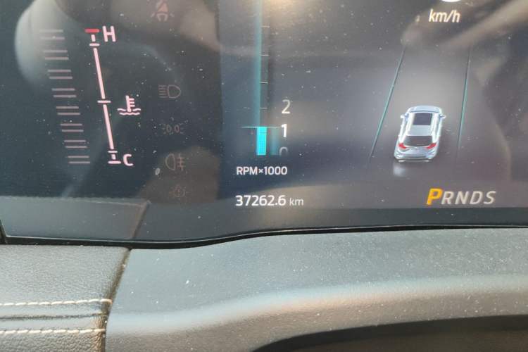 Used Ford Edge 2021 PLUS EcoBoost 245 Two-Wheel-Drive Platinum Edition 5 Seats Odometer Close Up