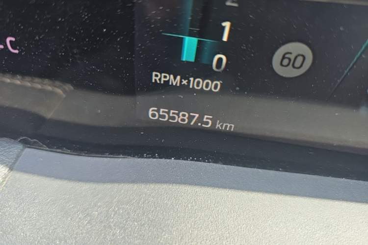 Used Ford Edge 2021 PLUS EcoBoost 245 Two-Wheel-Drive Titanium 7-Seater Odometer Close Up