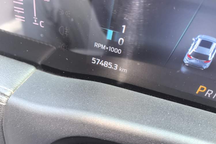 Used Ford Edge 2021 PLUS EcoBoost 245 Two-Wheel-Drive Platinum Edition 5 Seats Odometer Close Up