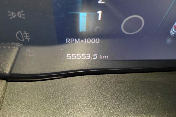 Used Ford Edge 2021 PLUS EcoBoost 245 Two-Wheel-Drive Titanium 7-Seater Odometer Close Up