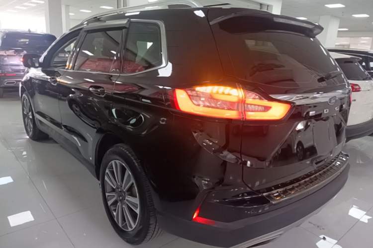 Used Ford Edge 2021 PLUS EcoBoost 245 Two-Wheel-Drive Platinum Edition 5 Seats Rear Left 45 Deg