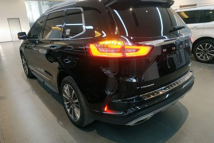 Used Ford Edge 2021 PLUS EcoBoost 245 Two-Wheel-Drive Titanium 7-Seater Rear Left 45 Deg