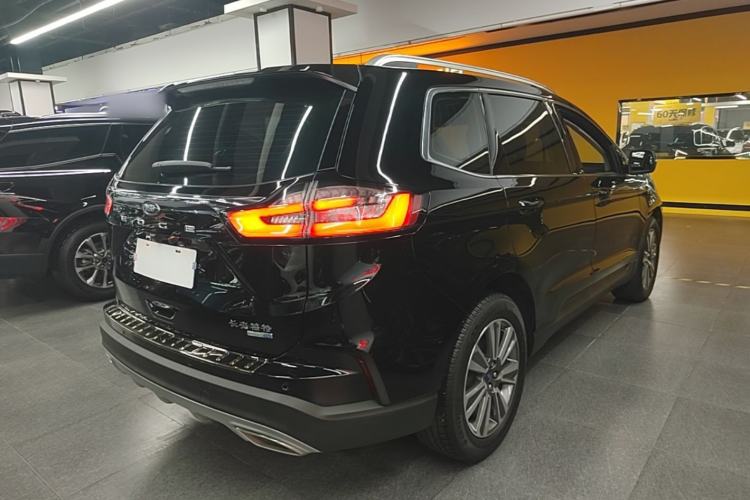 Used Ford Edge 2021 PLUS EcoBoost 245 Two-Wheel-Drive Platinum Edition 5 Seats Rear Right 45 Deg