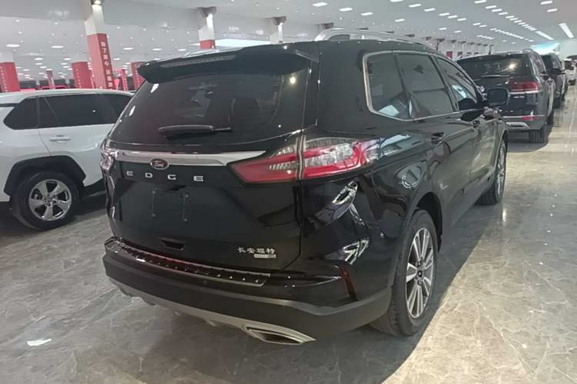 Used Ford Edge 2021 PLUS EcoBoost 245 Two-Wheel-Drive Platinum Edition 5 Seats Rear Right 45 Deg