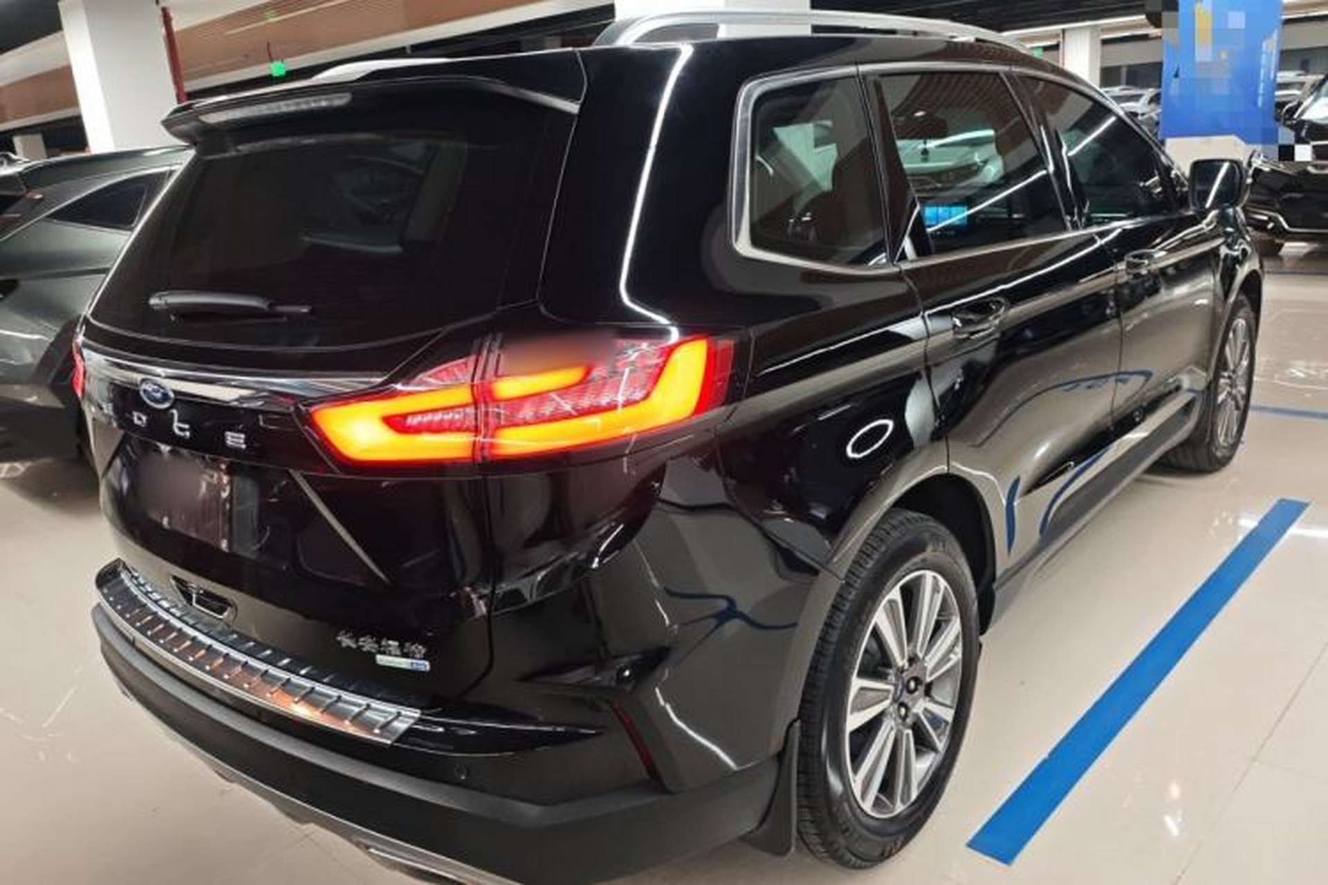 Used Ford Edge 2021 PLUS EcoBoost 245 Two-Wheel-Drive Platinum Edition 5 Seats Rear Right 45 Deg