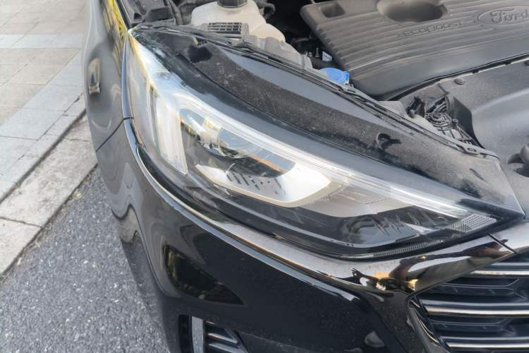 Used Ford Edge 2021 PLUS EcoBoost 245 Two-Wheel-Drive Titanium 7-Seater Right Front Headlight