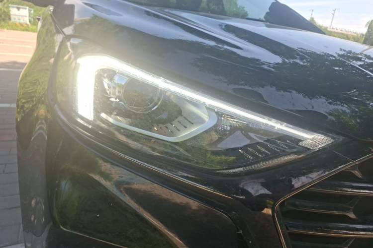 Used Ford Edge 2021 PLUS EcoBoost 245 Two-Wheel-Drive Platinum Edition 5 Seats Right Front Headlight