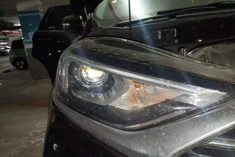 Used Ford Edge 2021 Facelifted PLUS EcoBoost 245 Two-Wheel Drive XLT 7-Seater Right Front Headlight