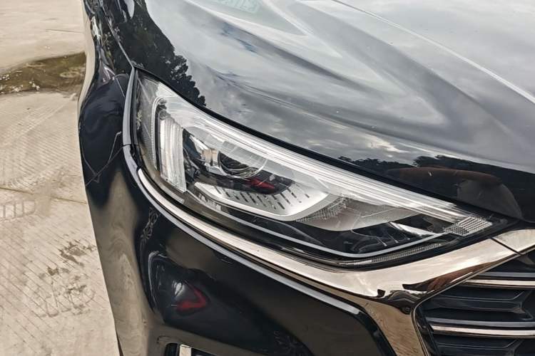 Used Ford Edge 2021 PLUS EcoBoost 245 Two-Wheel-Drive Titanium 7-Seater Right Front Headlight