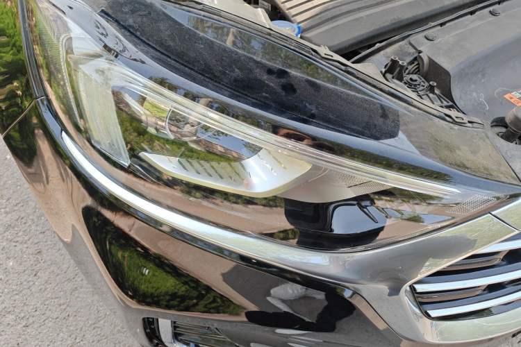 Used Ford Edge 2021 PLUS EcoBoost 245 Two-Wheel-Drive Platinum Edition 5 Seats Right Front Headlight