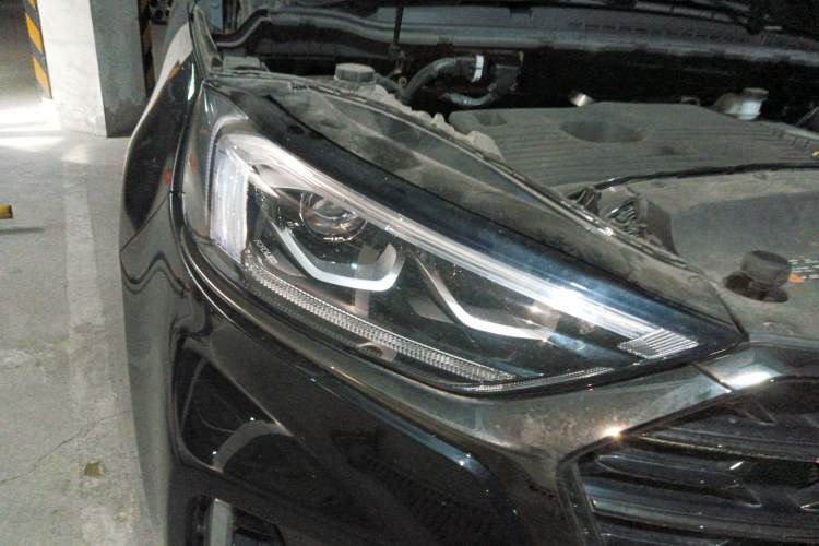 Used Ford Edge 2021 PLUS EcoBoost 245 Four-Wheel Drive Titanium Edition 7-Seater Right Front Headlight