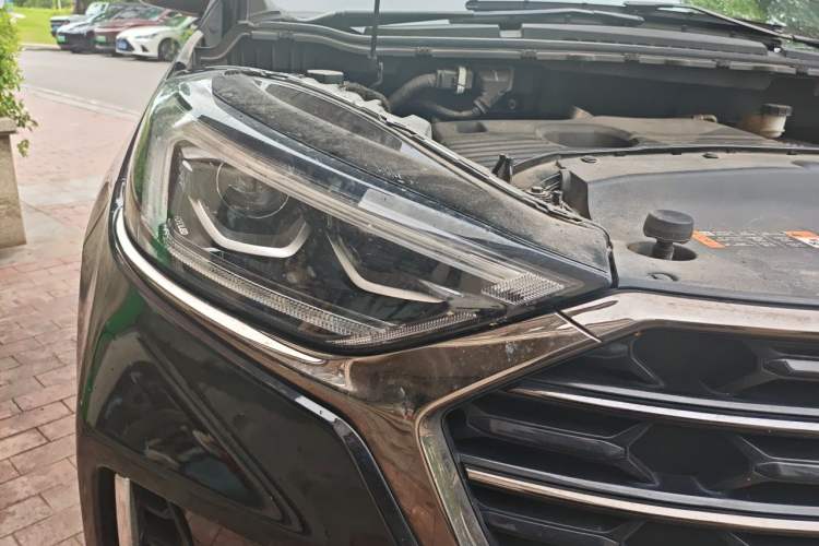 Used Ford Edge 2021 PLUS EcoBoost 245 Four-Wheel Drive Titanium Edition 7-Seater Right Front Headlight
