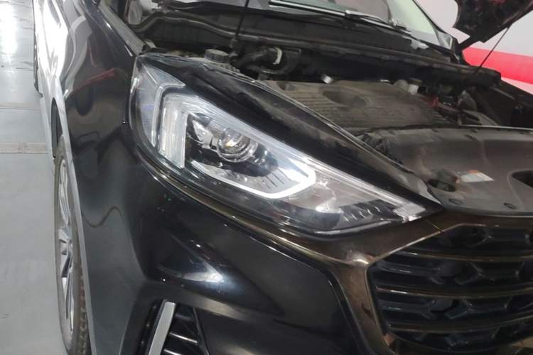 Used Ford Edge 2021 PLUS EcoBoost 245 Two-Wheel-Drive Titanium 7-Seater Right Front Headlight