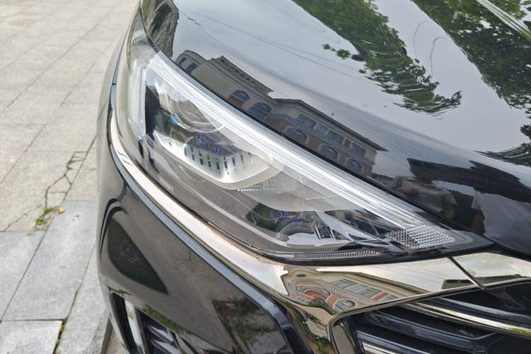 Used Ford Edge 2021 PLUS EcoBoost 245 Two-Wheel-Drive Titanium 7-Seater Right Front Headlight